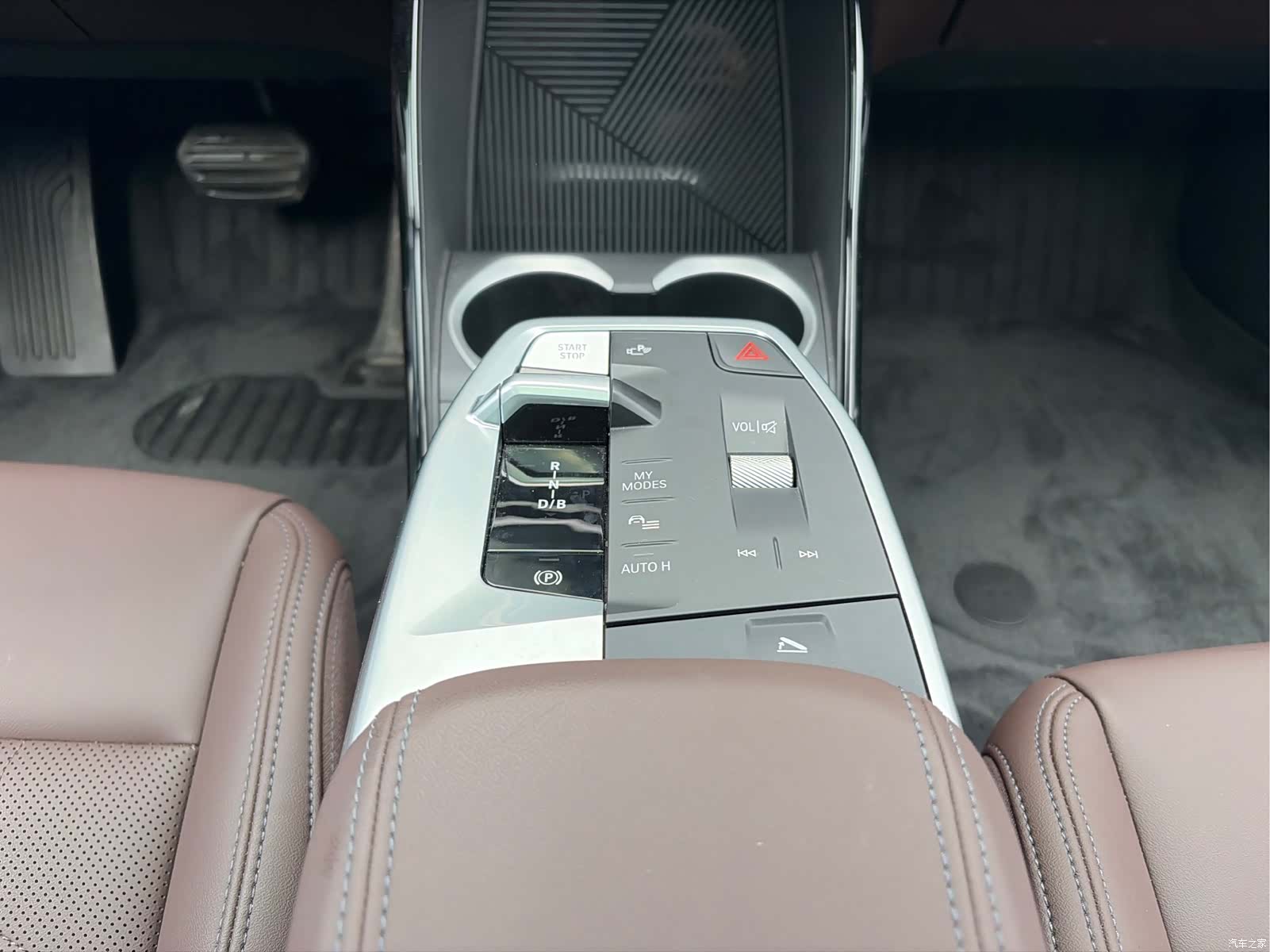 BMW iX1, 2025 10