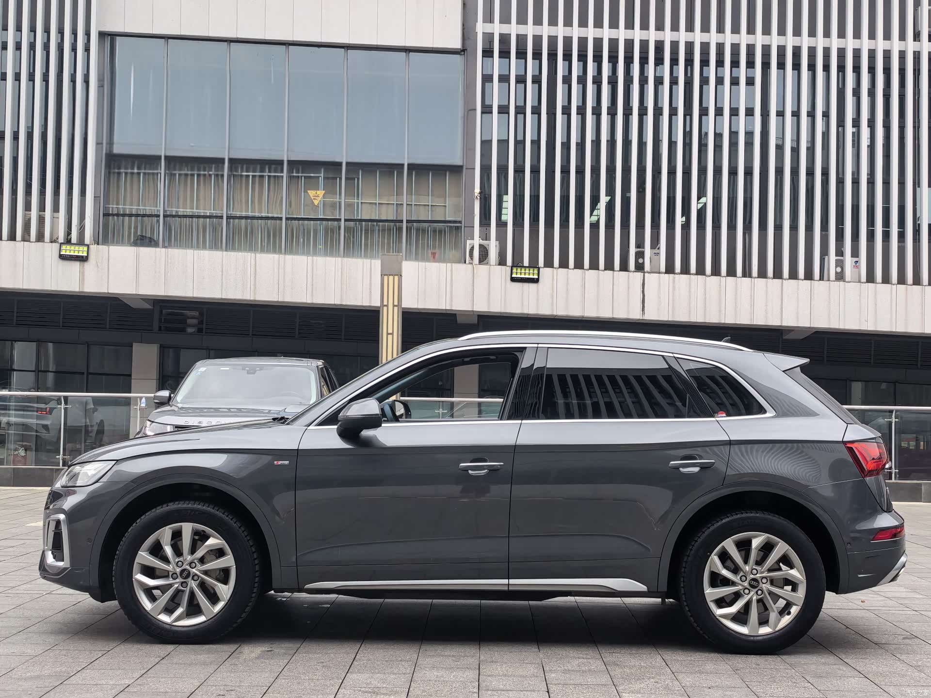 Audi Q5L, 2021 4