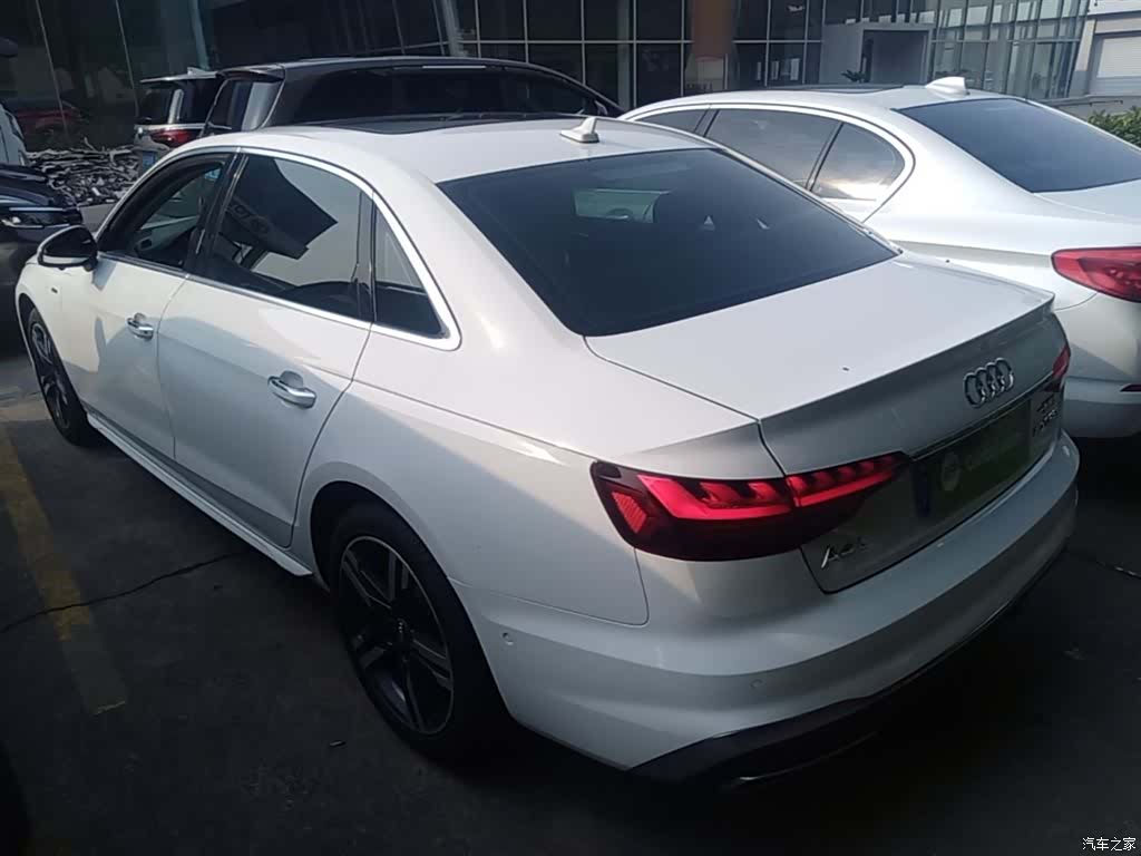 Audi A4L, 2020 все фото