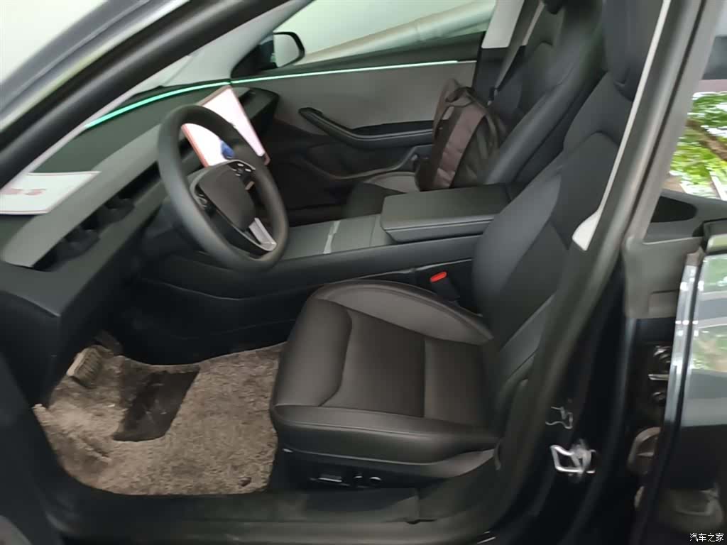 Tesla Model 3, 2025 15