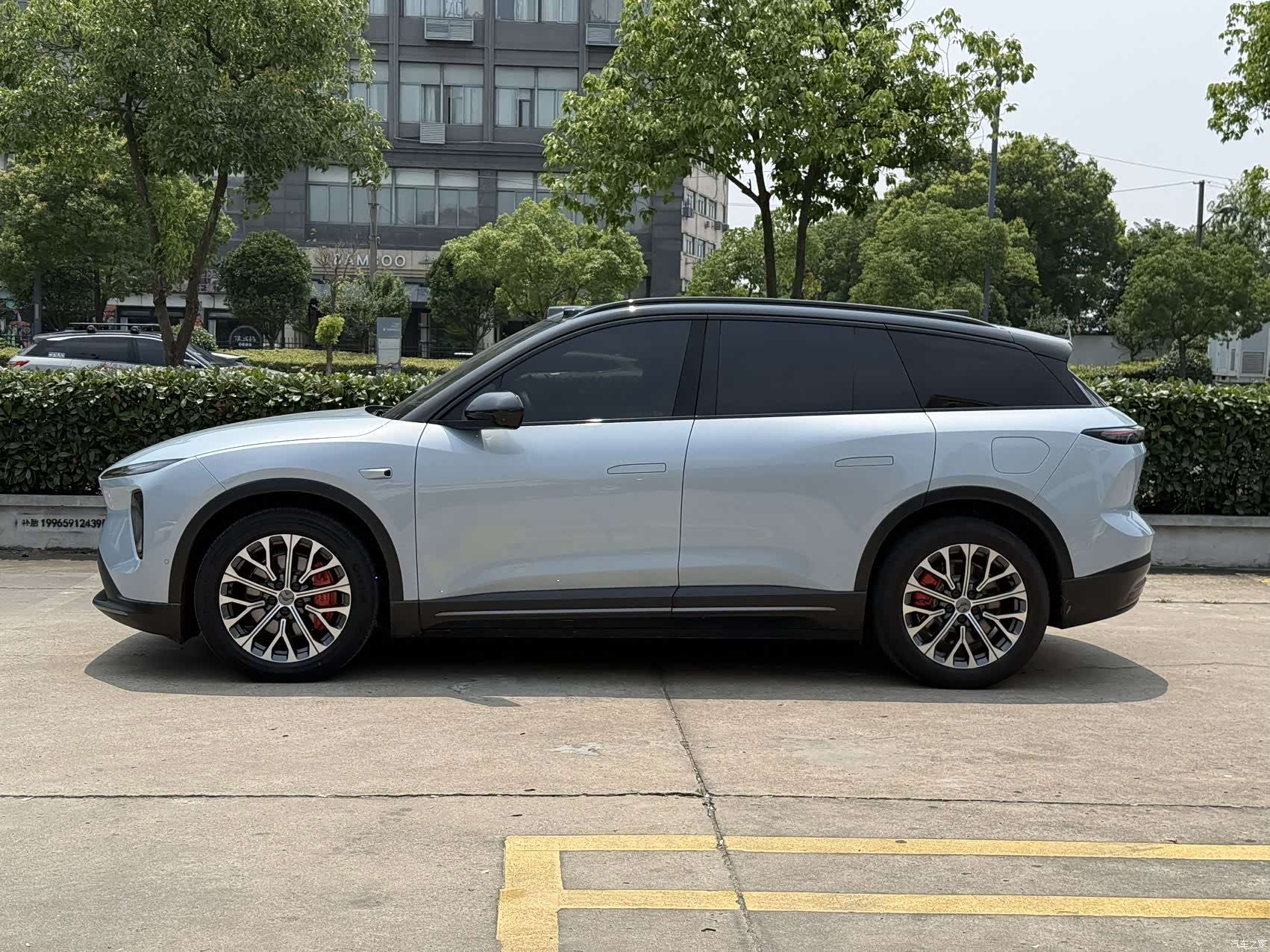 NIO ES6, 2023 4