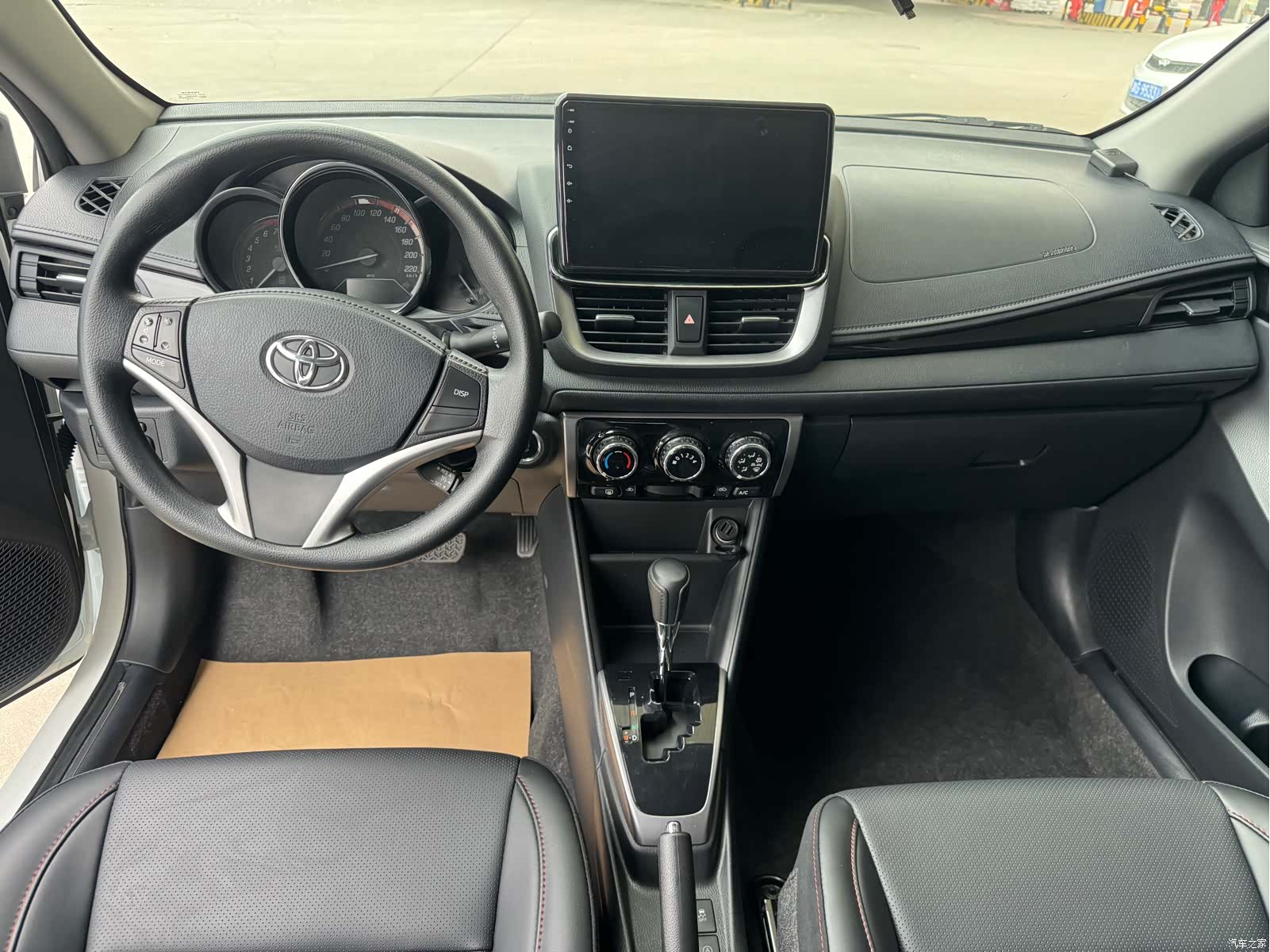 Toyota YARiS L, 2023 15