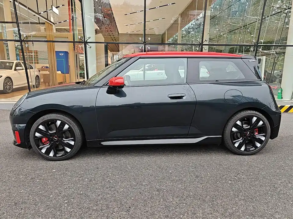 MINI Electric JCW