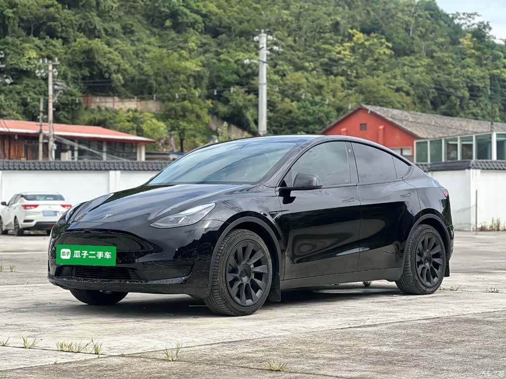 Tesla Model Y, 2022 1