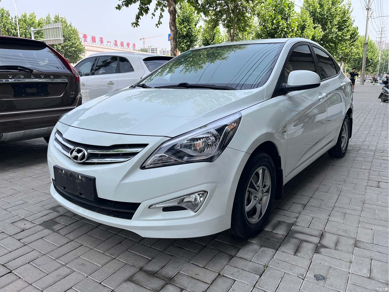 Hyundai GLS, 2015 1