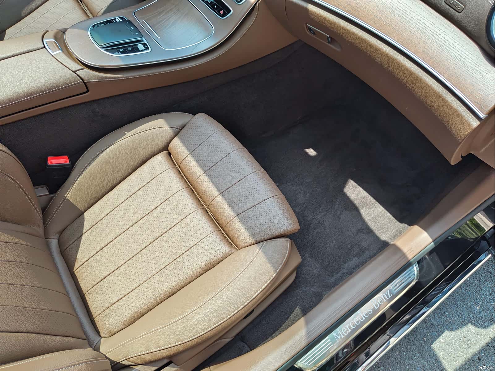 Mercedes-Benz E-Class, 2022 27