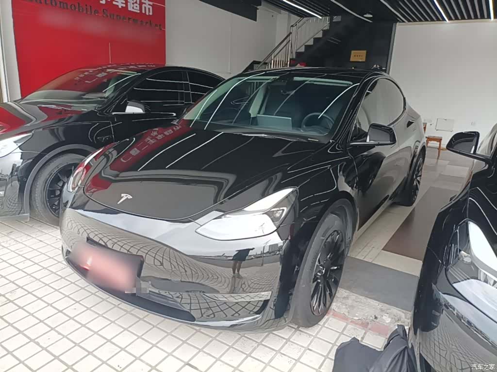Tesla Model Y, 2021 1