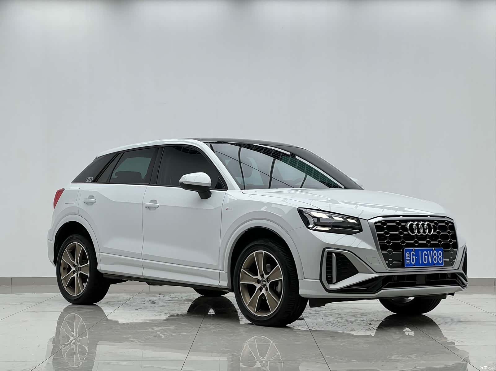 Audi Q2L, 2023 3