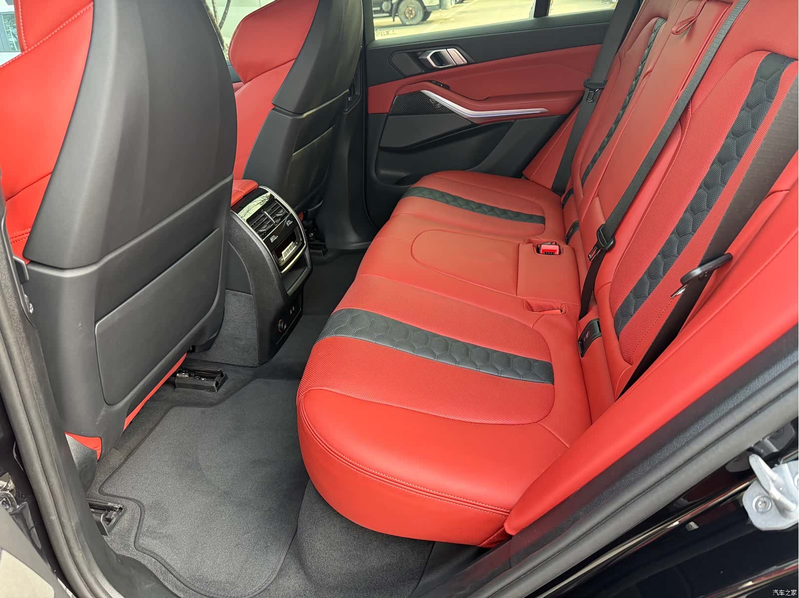 BMW X5, 2025 10