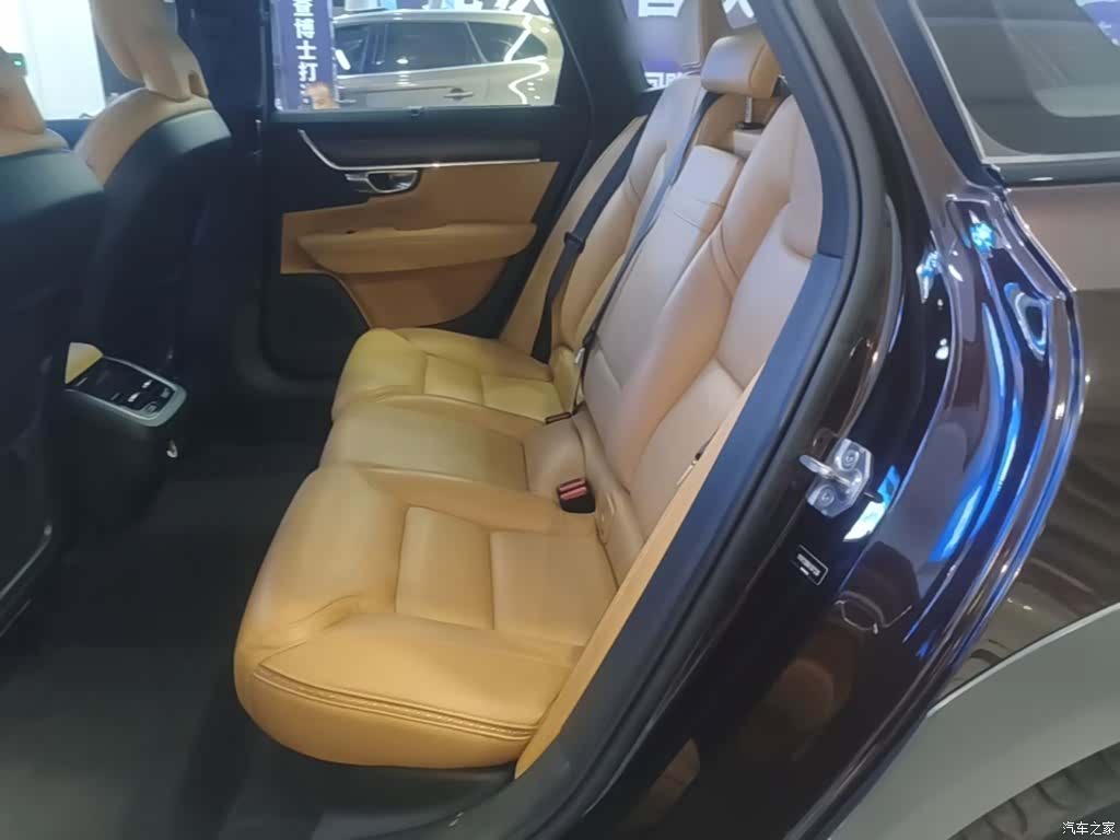 Volvo V90, 2019 17