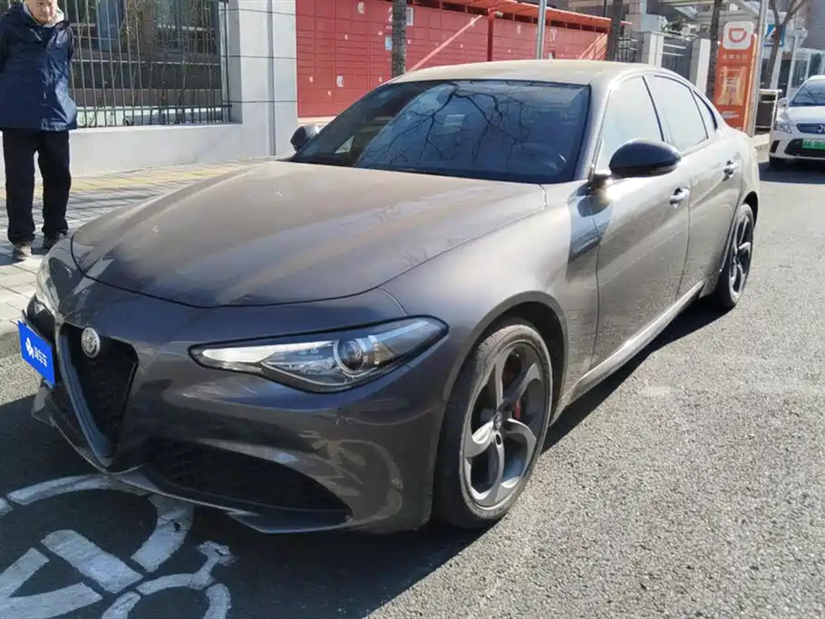 Alfa Romeo Giulia Alfa Romeo Giulia