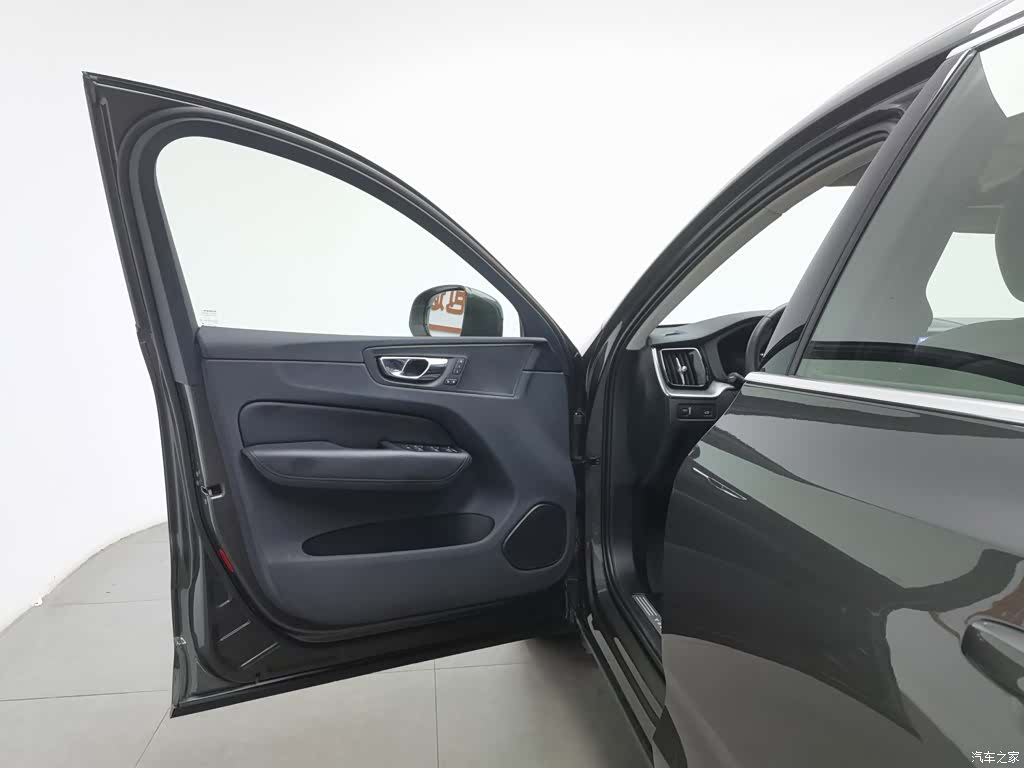 Volvo XC60, 2018 8