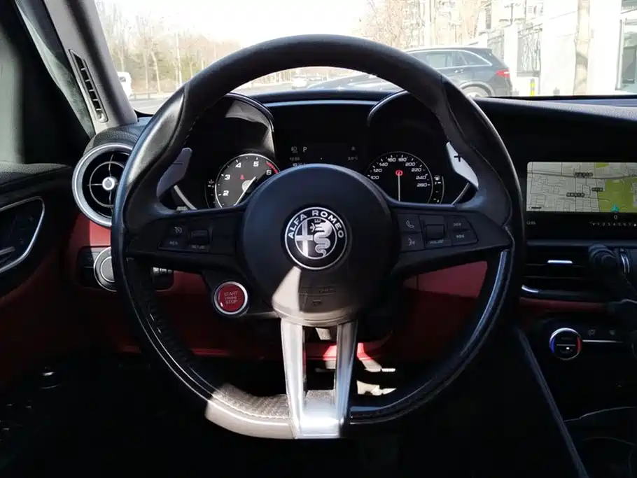 Alfa Romeo Giulia Alfa Romeo Giulia