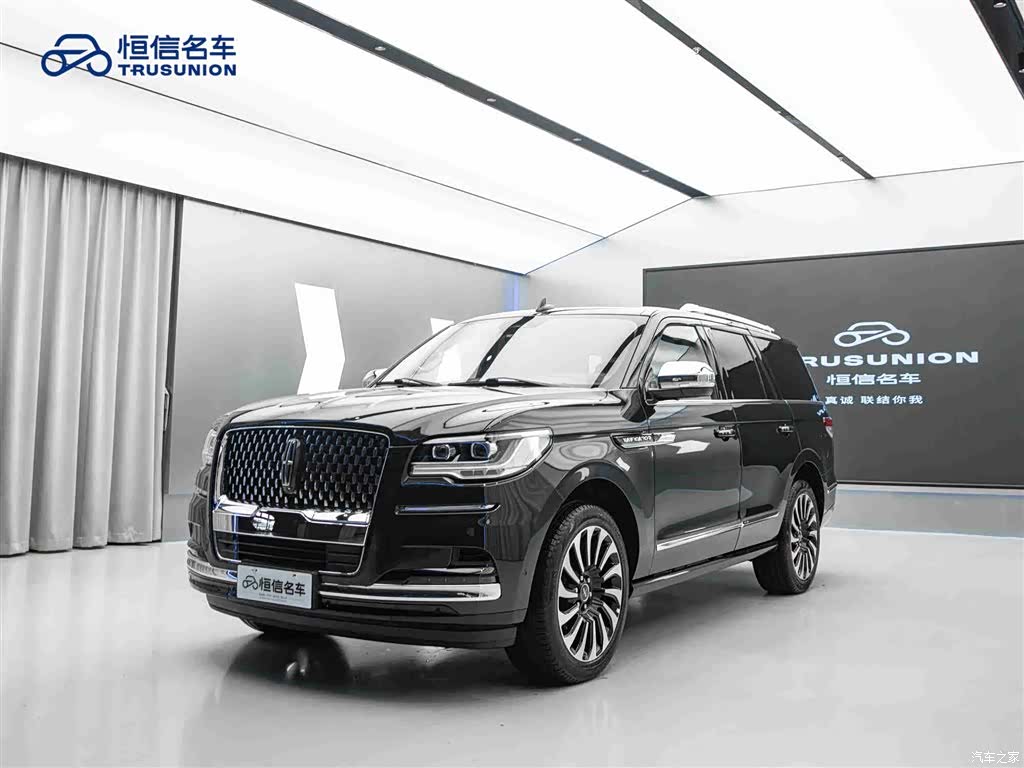 Lincoln Navigator, 2024 3