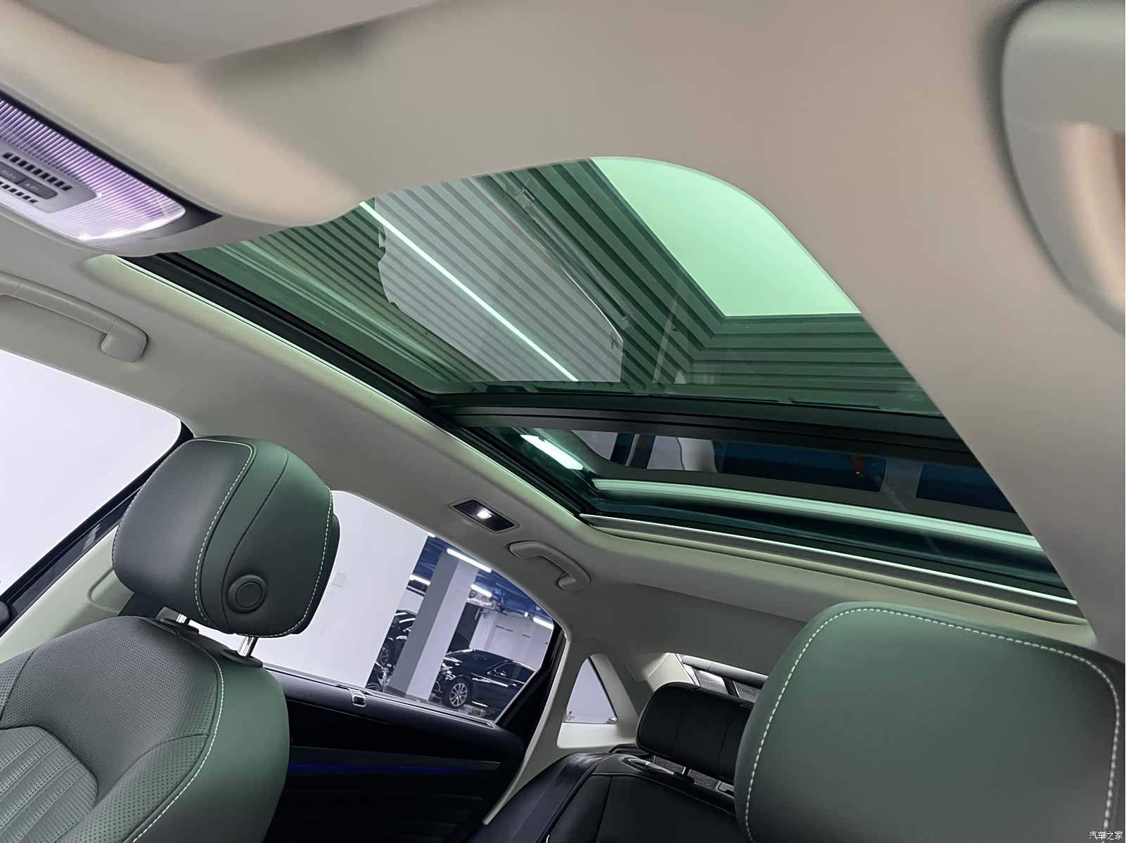 Volkswagen Passat, 2022 14