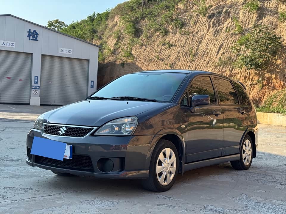 Suzuki Liana