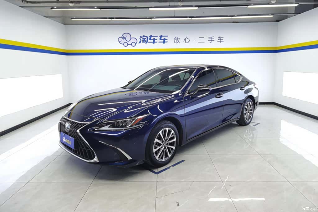 Lexus ES, 2023 1