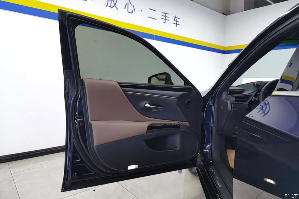 Lexus ES, 2023 7