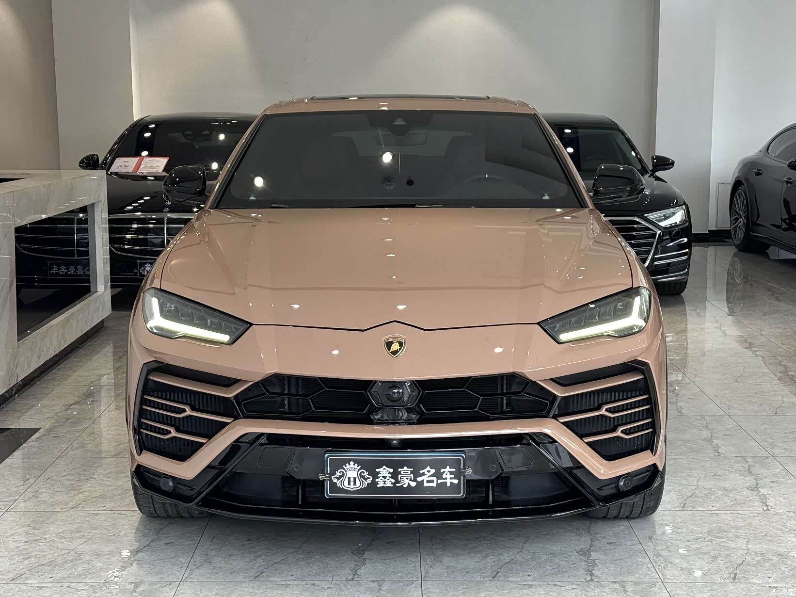 Lamborghini Urus, 2019 4