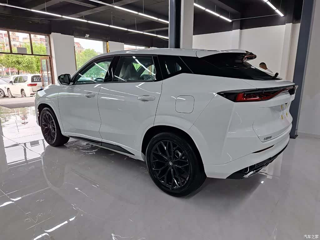Changan UNI-Z, 2026 4