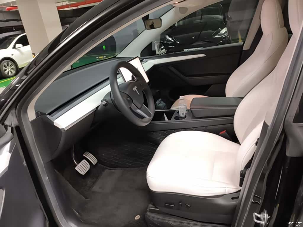 Tesla Model Y, 2022 15