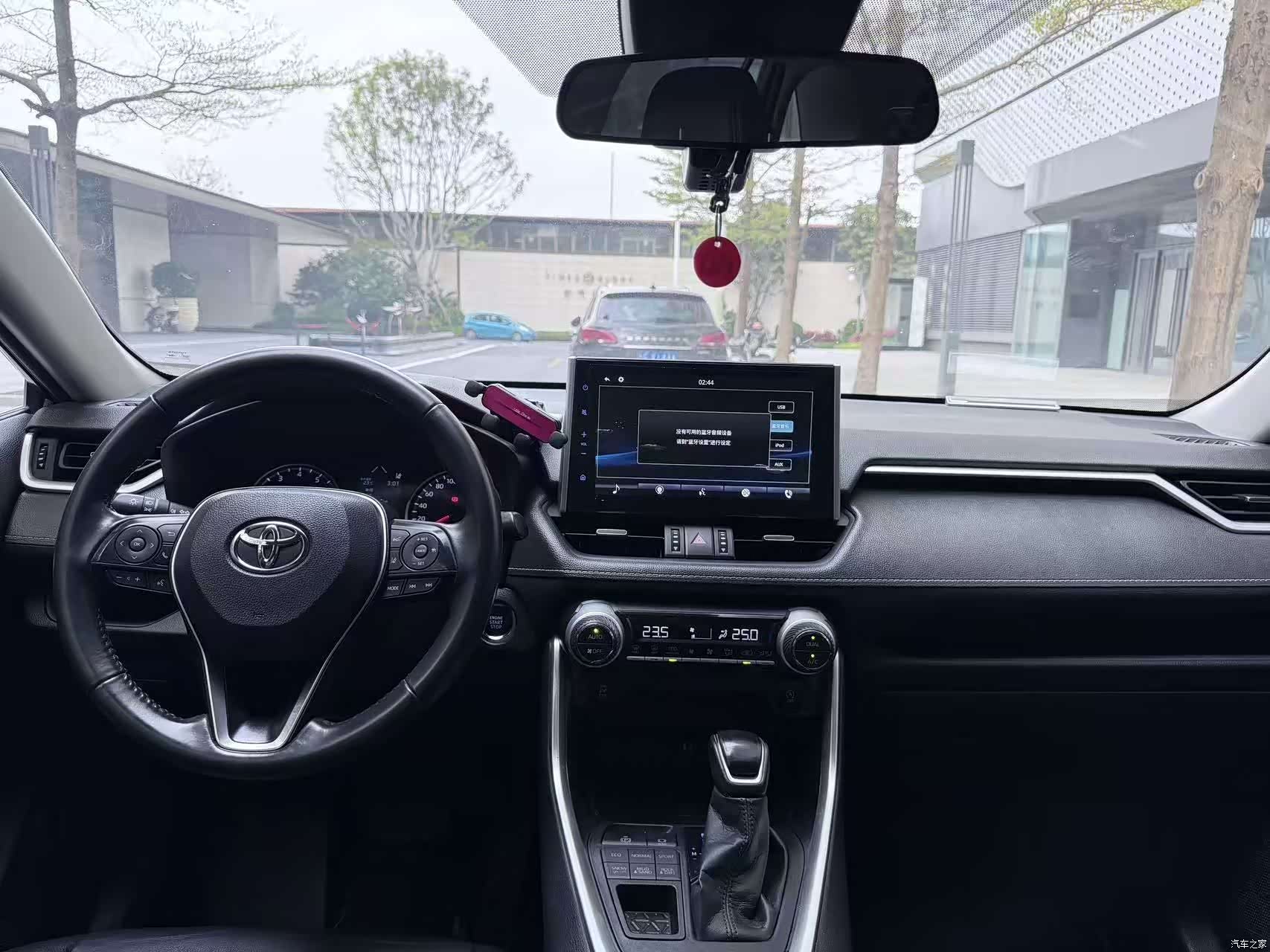Toyota Wildlander, 2021 10