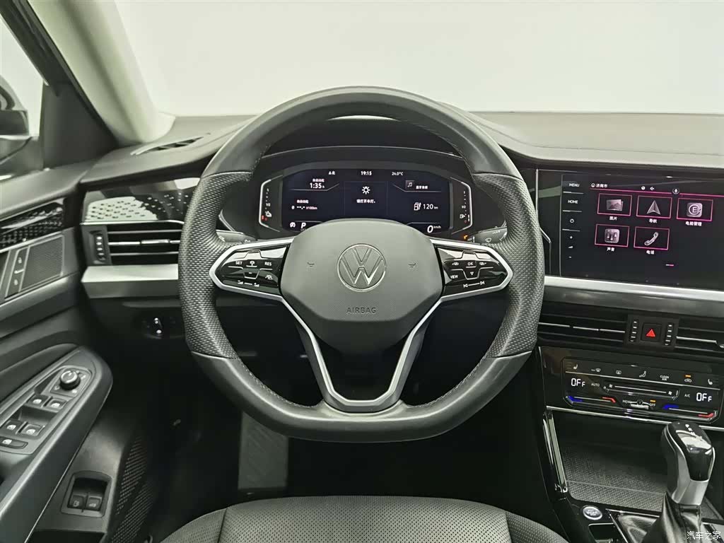 Volkswagen Passat, 2024 11