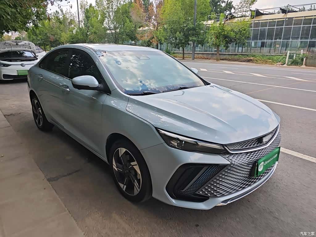 Geely Emgrand, 2022 4