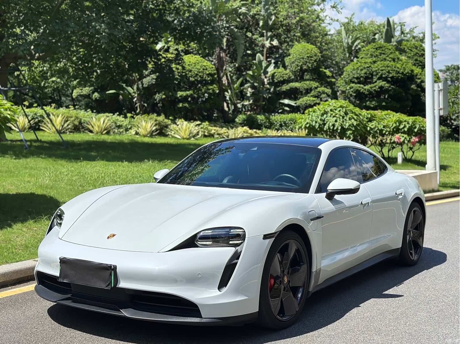 Porsche Taycan, 2021 1
