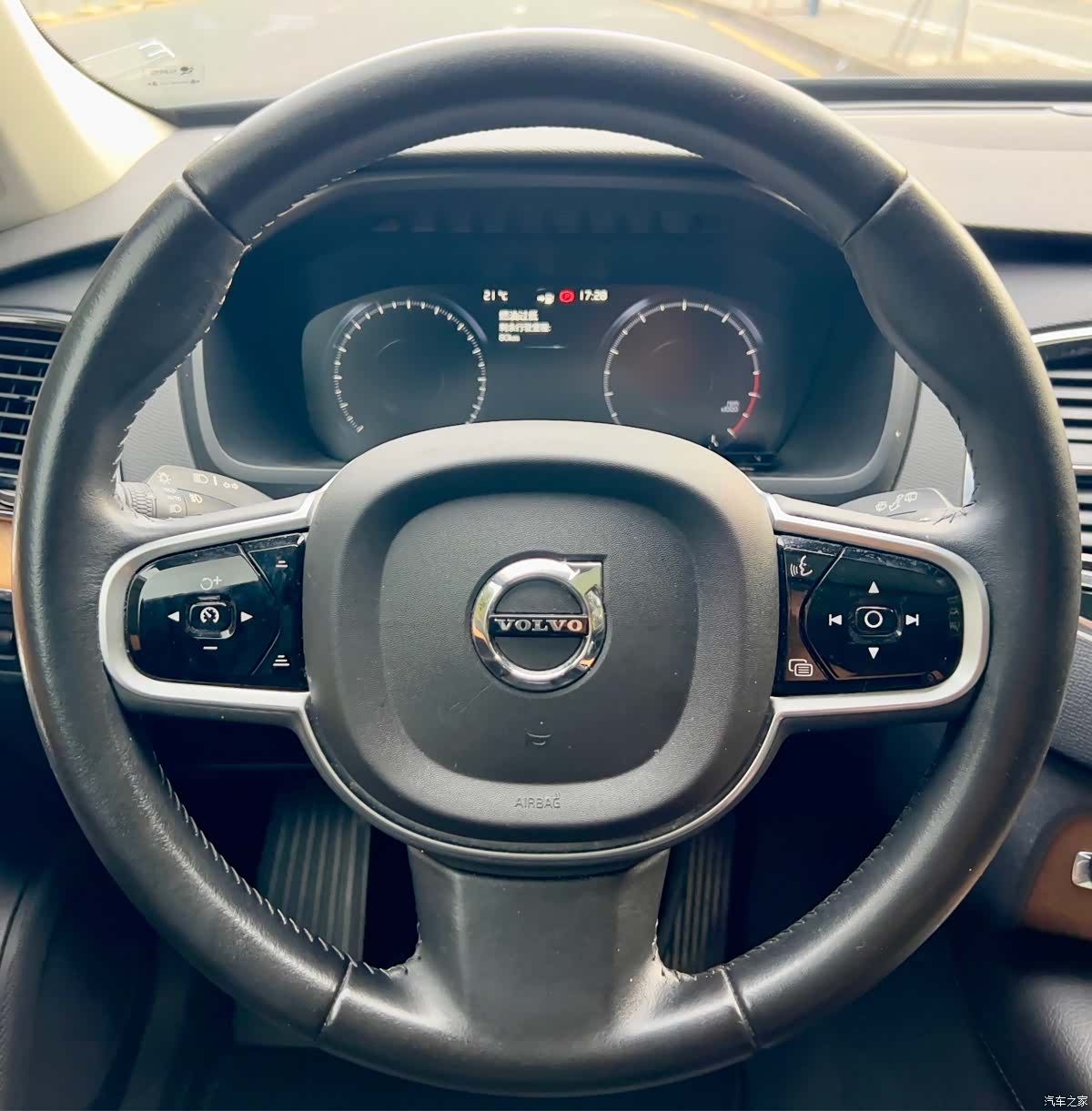 Volvo XC90, 2020 13