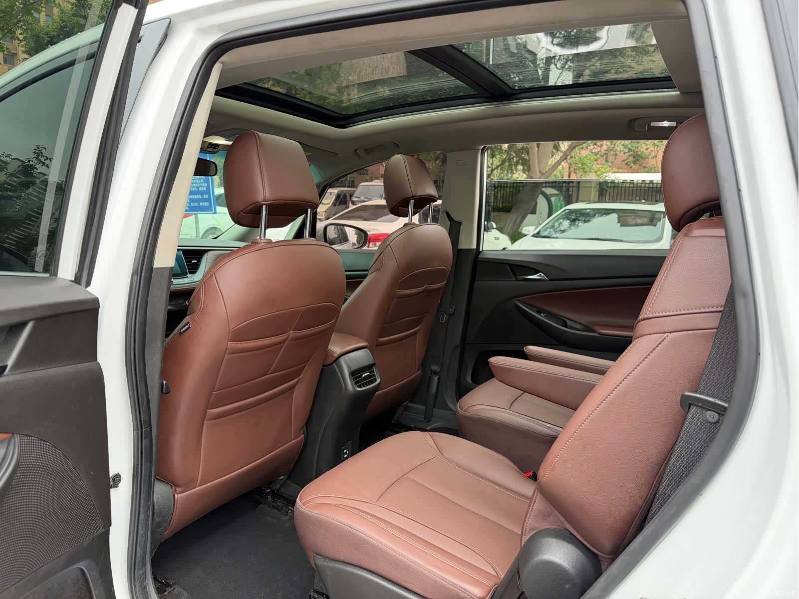 Buick GL6, 2019 7