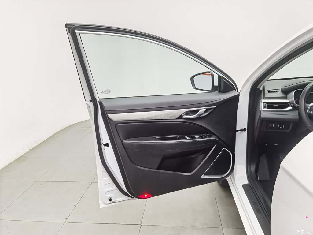 Geely Emgrand, 2019 8