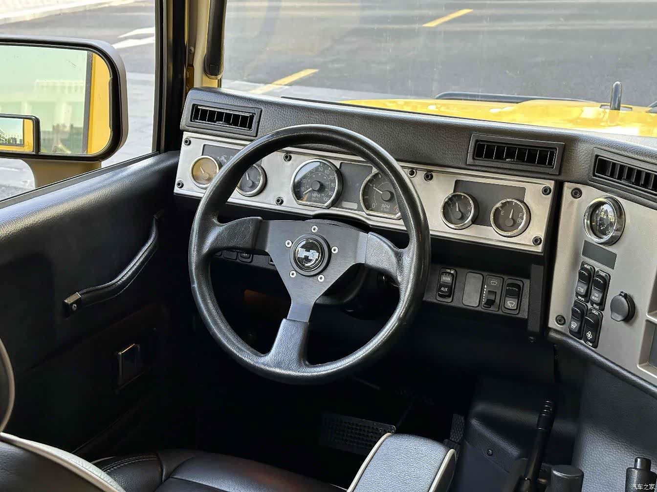 Hummer H1, 2012 24