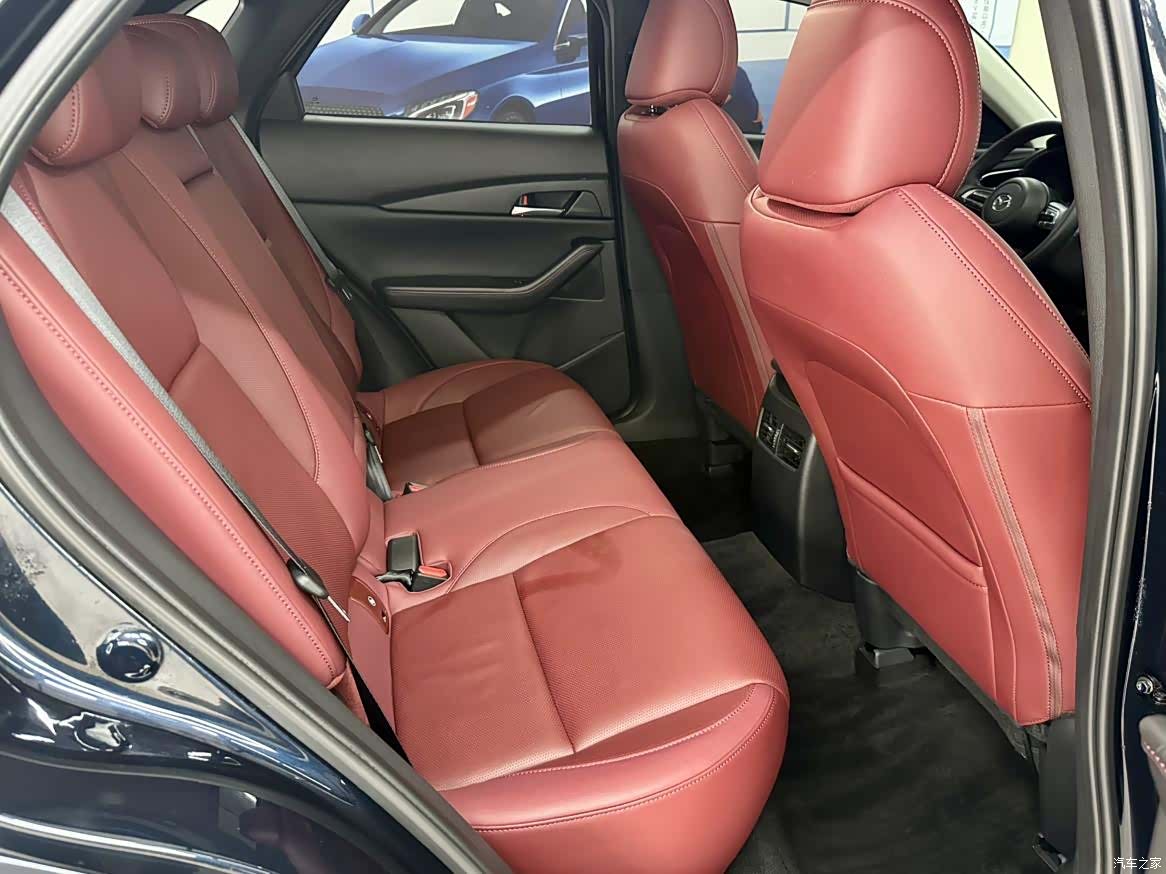Mazda CX-30, 2022 11