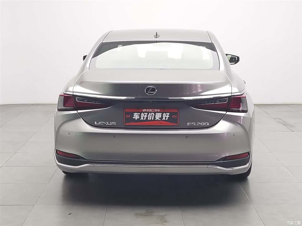 Lexus ES, 2021 4