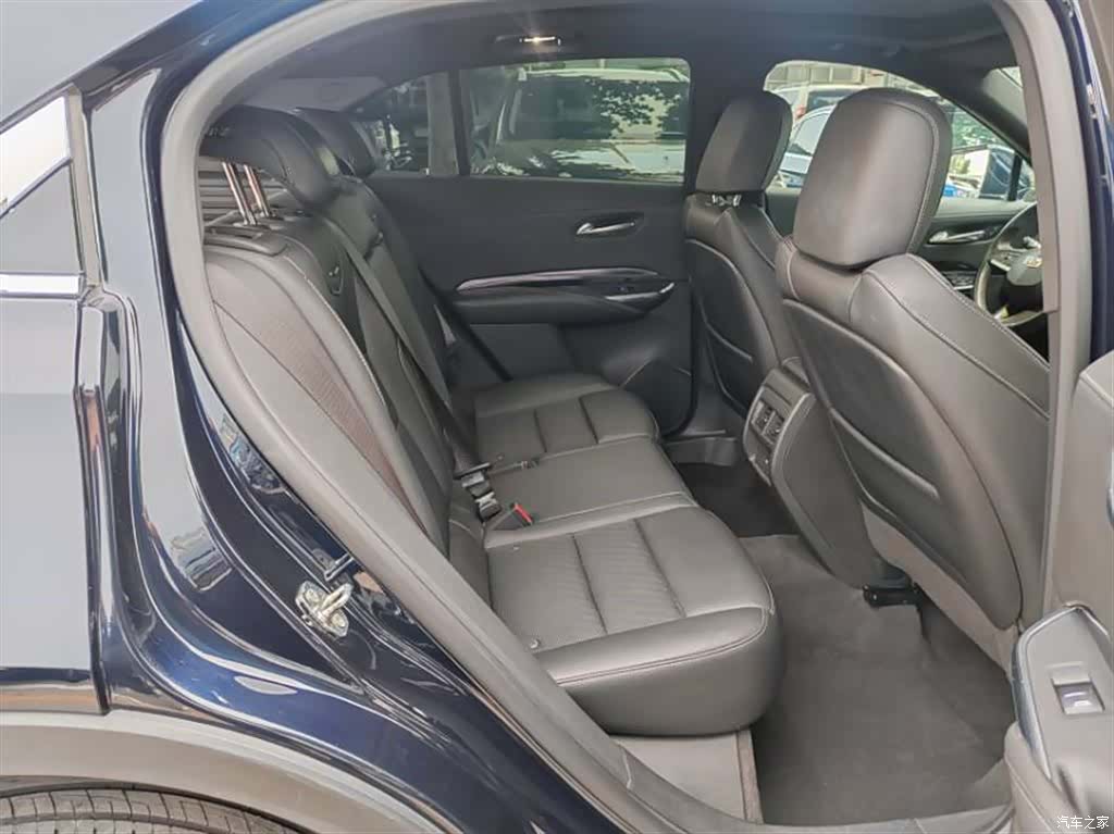 Cadillac XT4, 2022 14