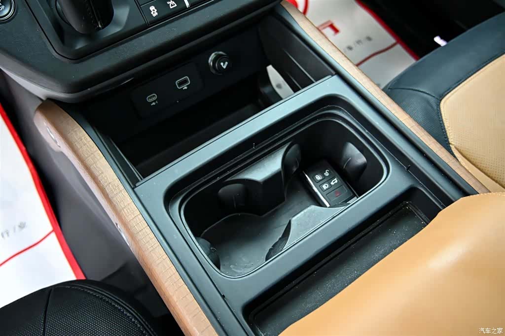 Land Rover Defender, 2024 19