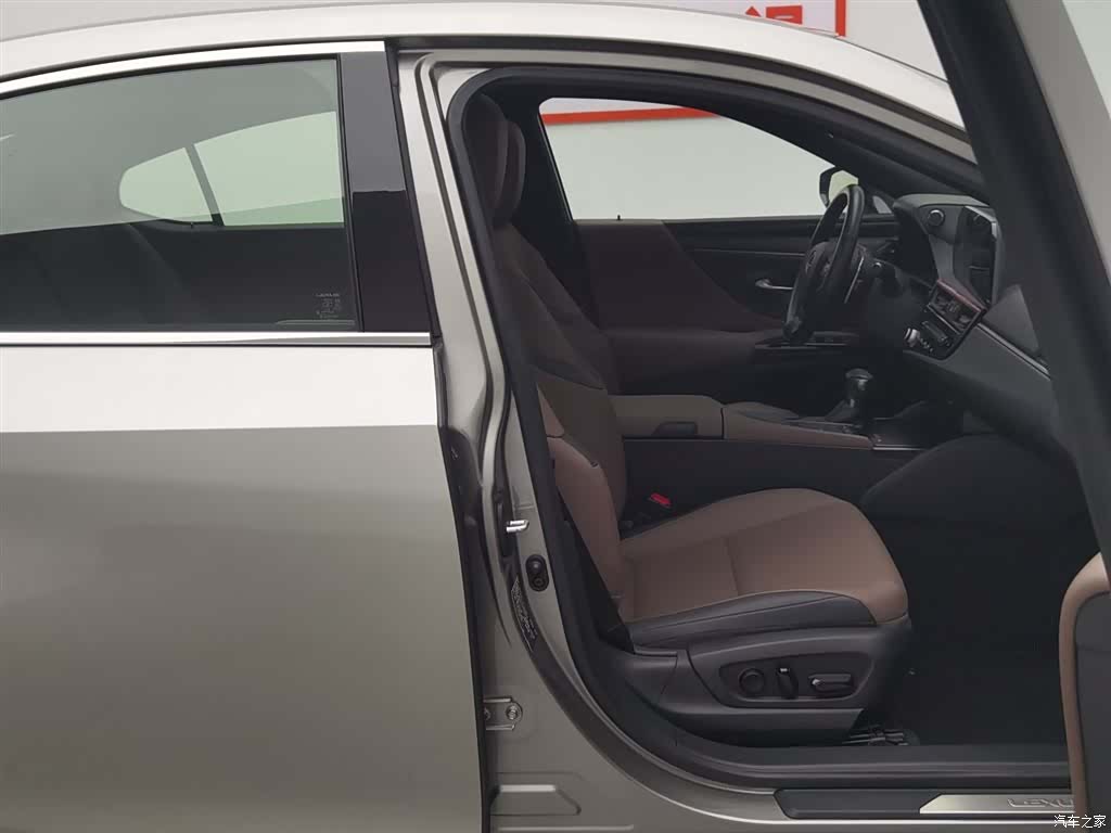 Lexus ES, 2021 23