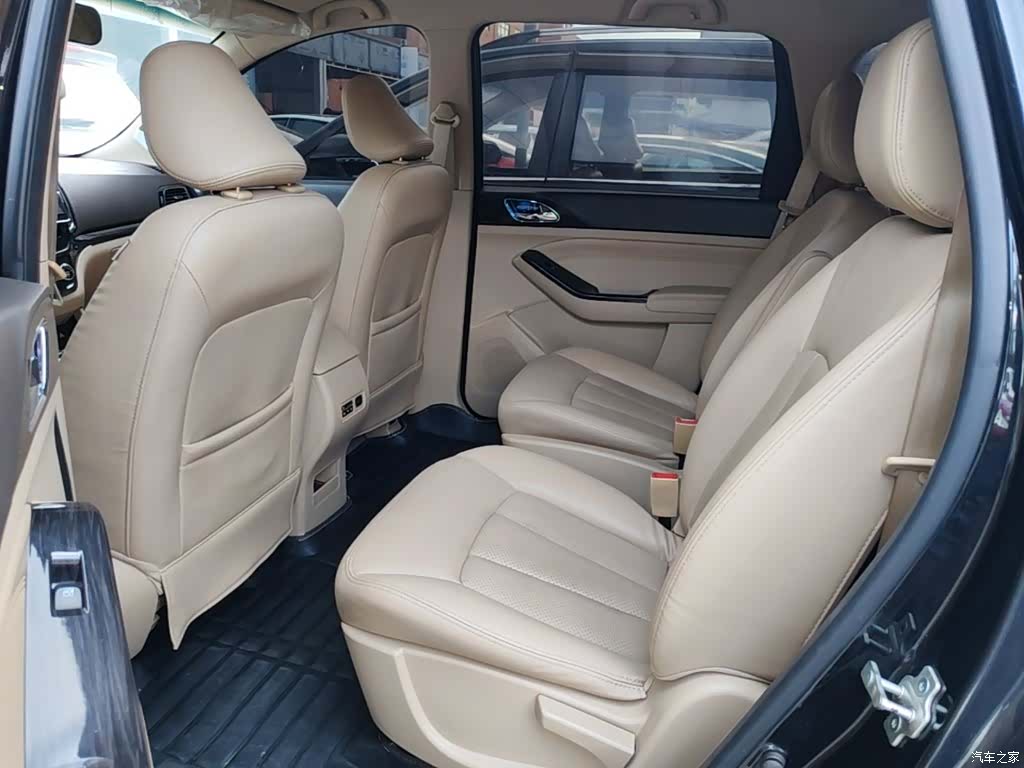 Wuling 730, 2015 17