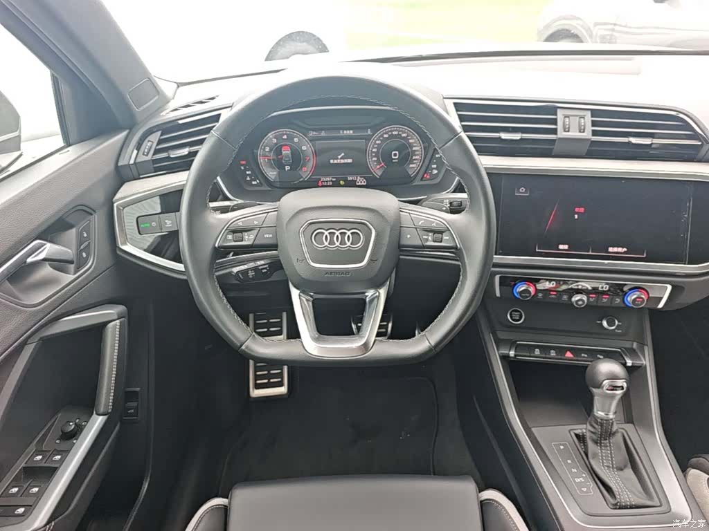 Audi Q3, 2023 17