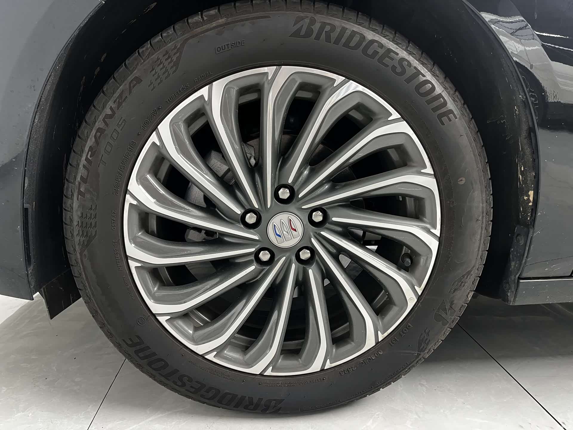 Buick LaCrosse, 2025 12