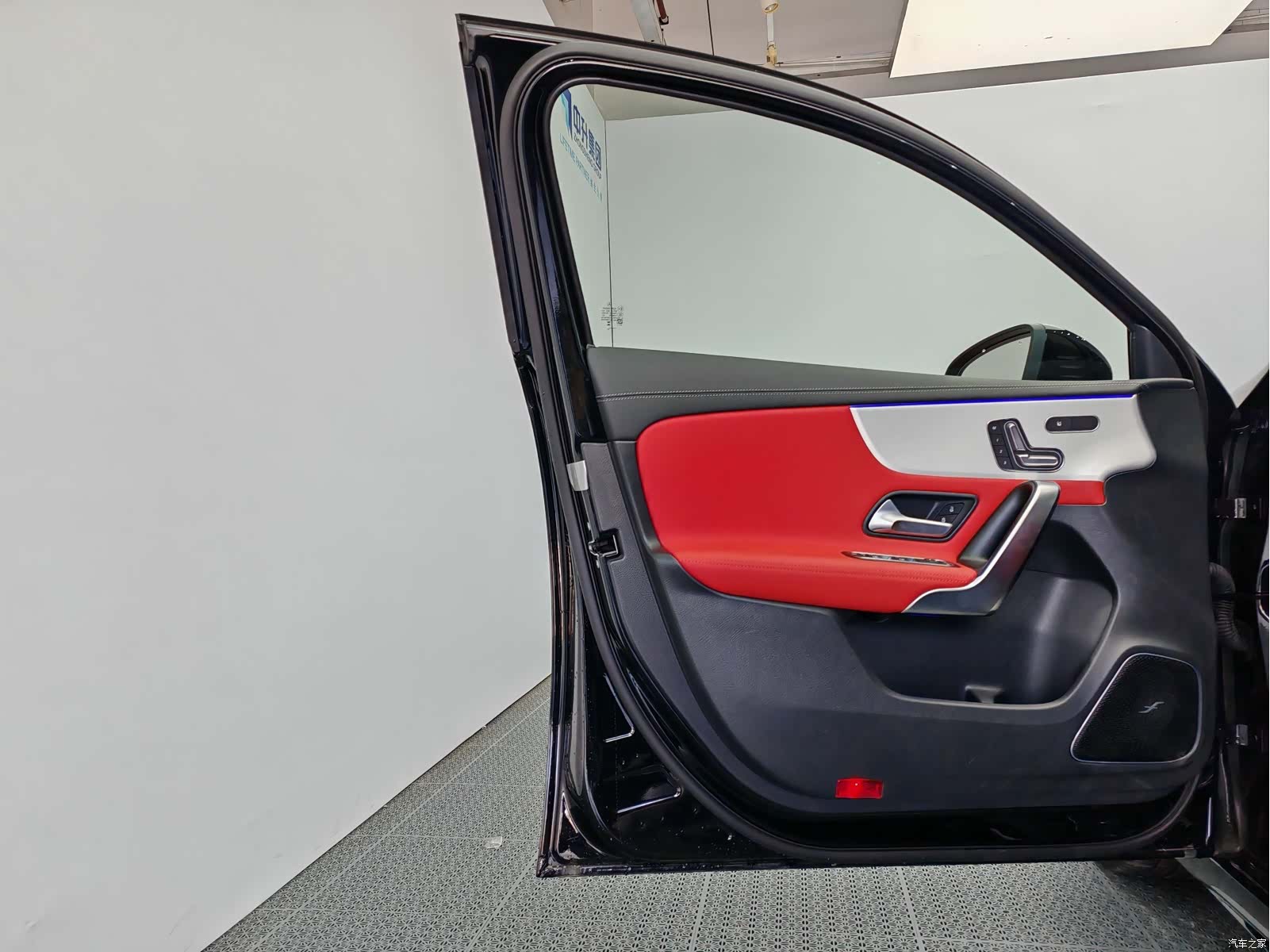 Mercedes-Benz A-Class, 2025 13