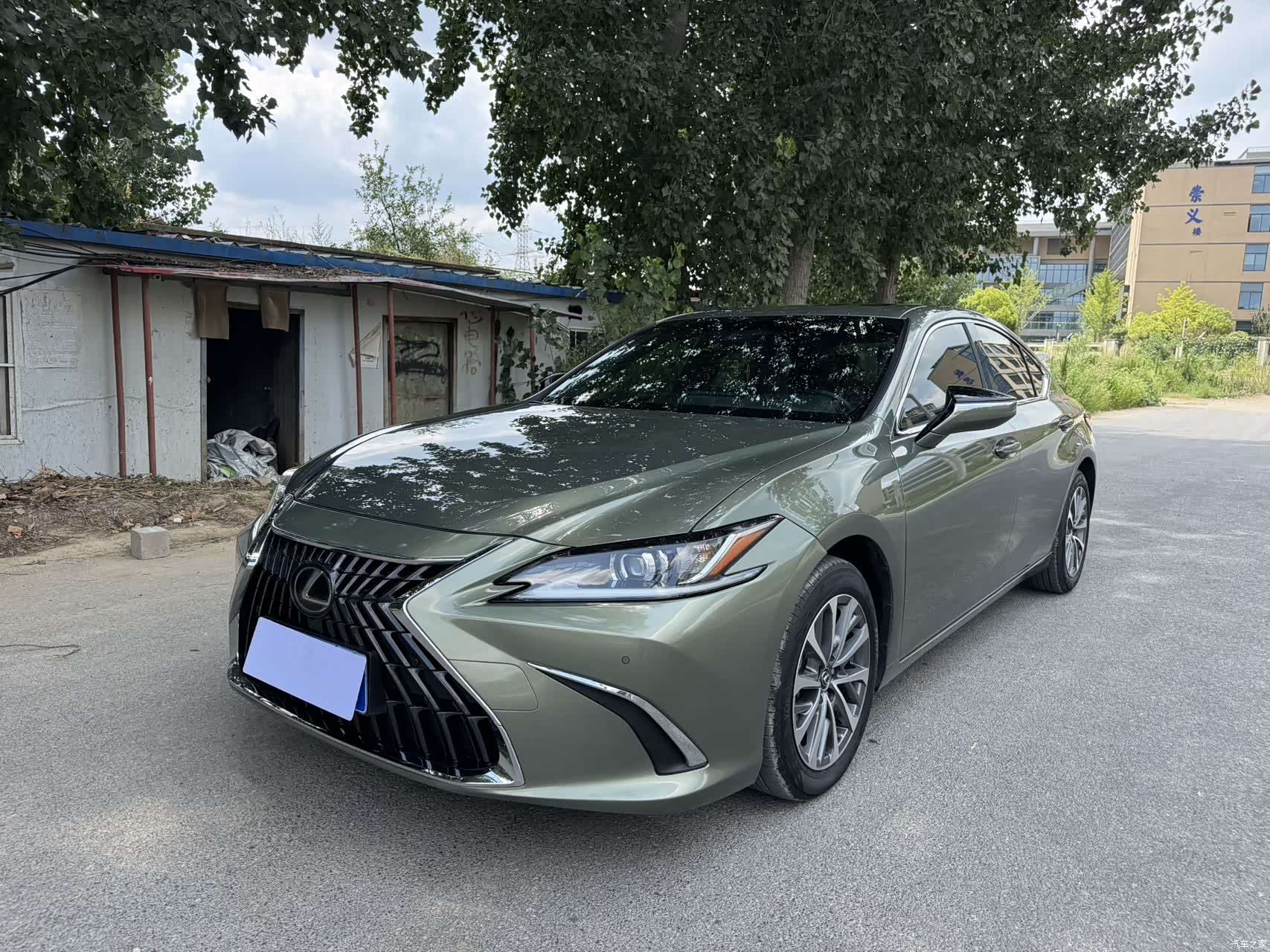 Lexus ES