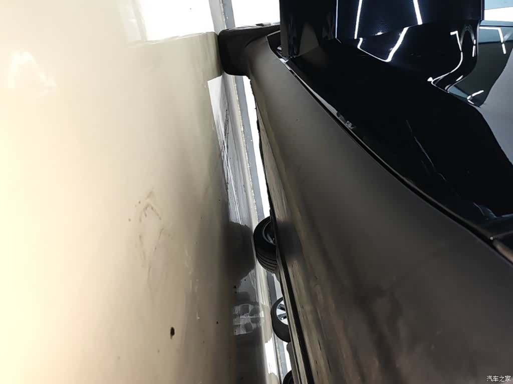 Tesla Model Y, 2023 21