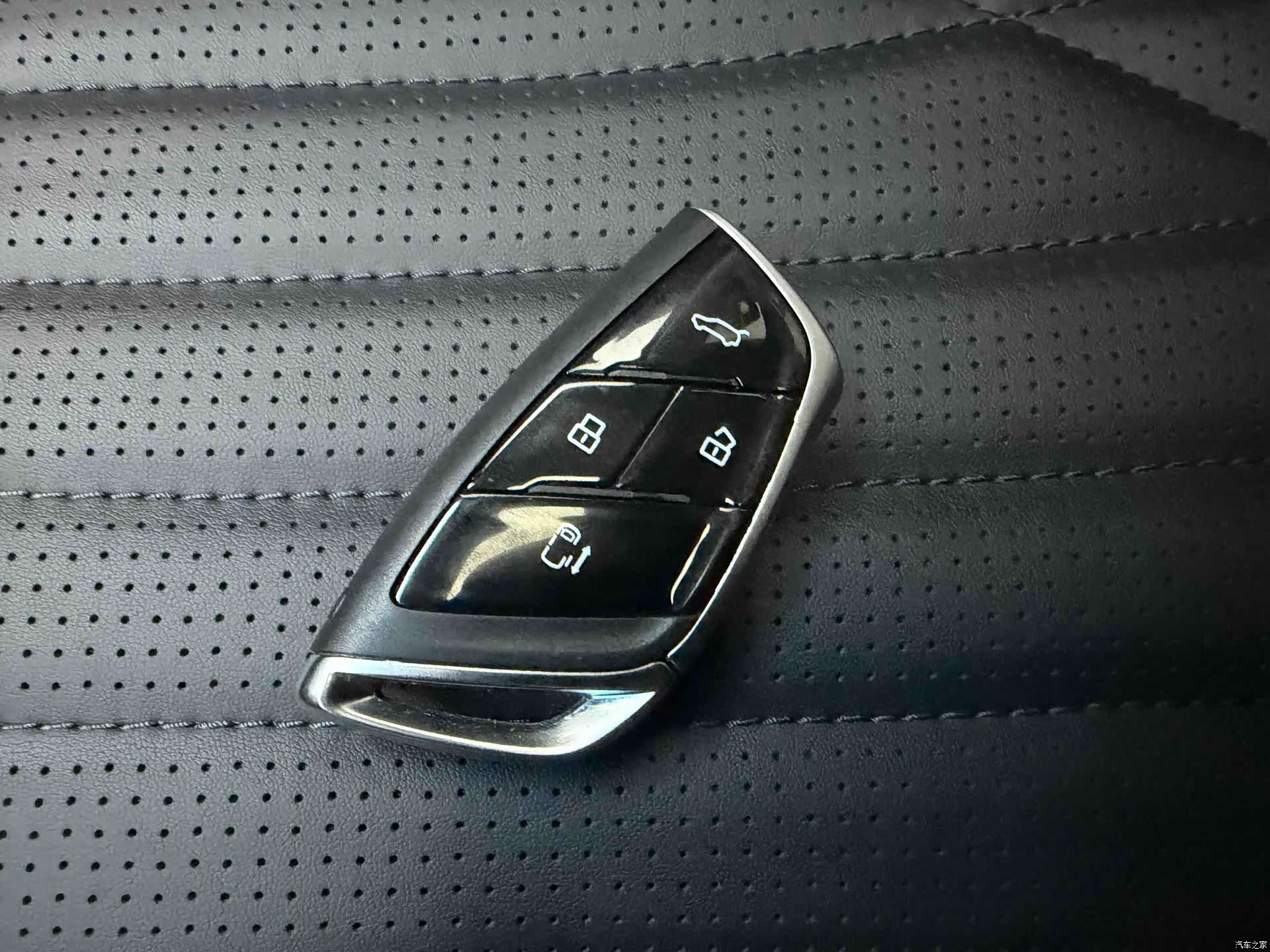 Maxus G90, 2023 9