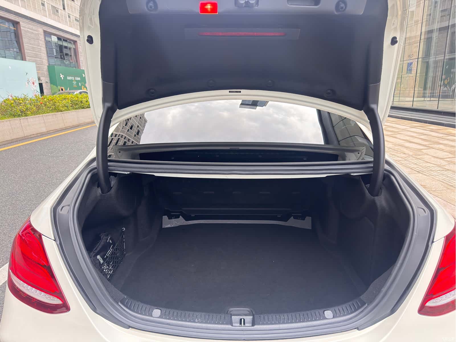 Mercedes-Benz E-Class, 2018 24