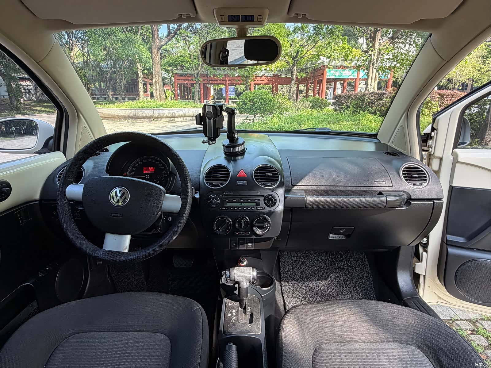 Volkswagen 1.6, 2011 10