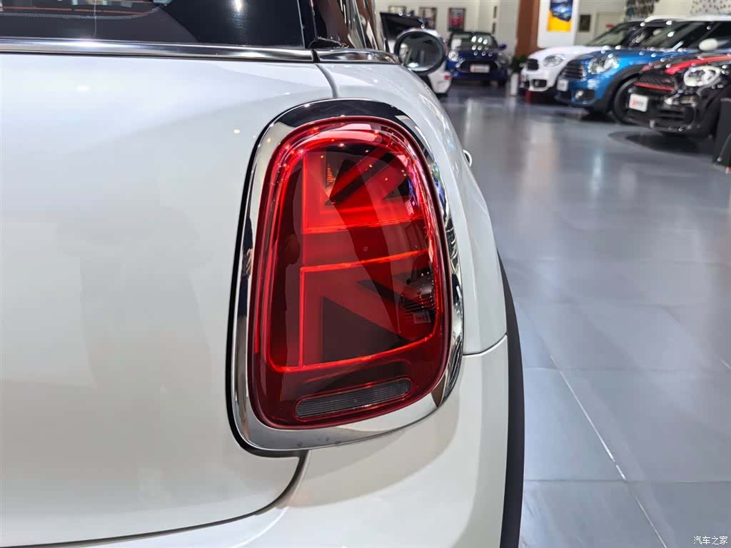 Mini ONE, 2023 19
