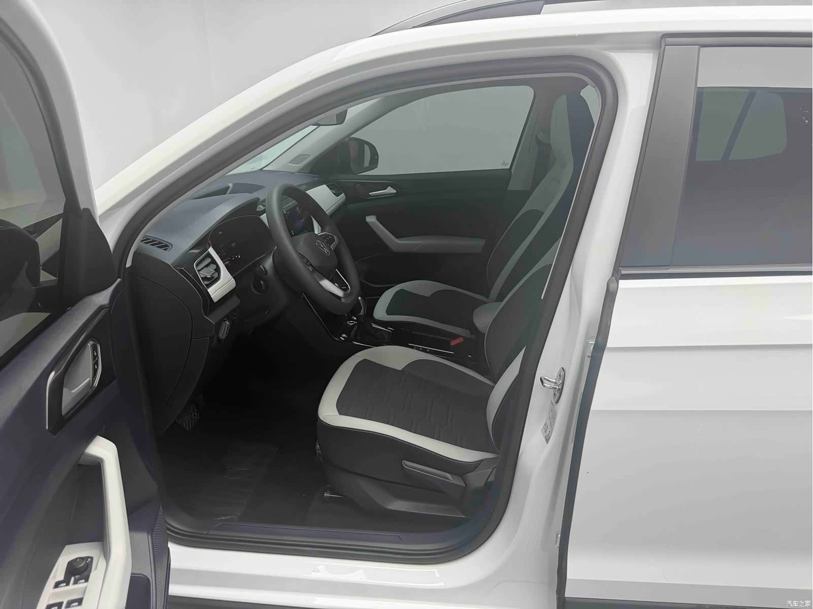 Volkswagen Tharu, 2025 13