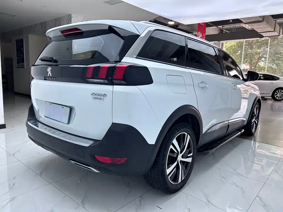 Peugeot 5008 Peugeot 5008